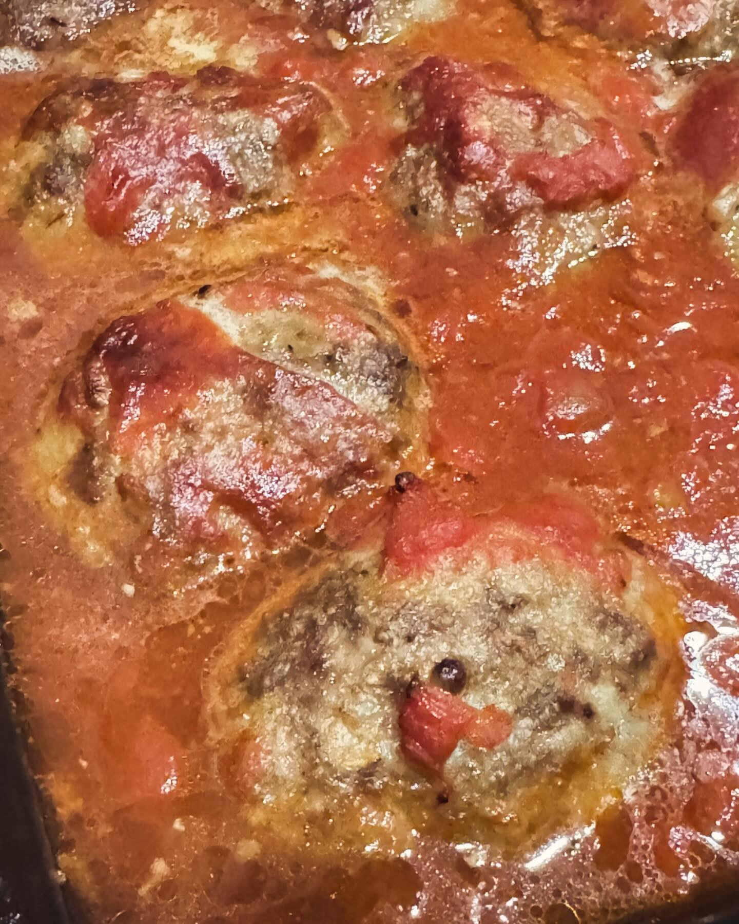 【今週のランチは、じっくり煮込んだハンバーグ】